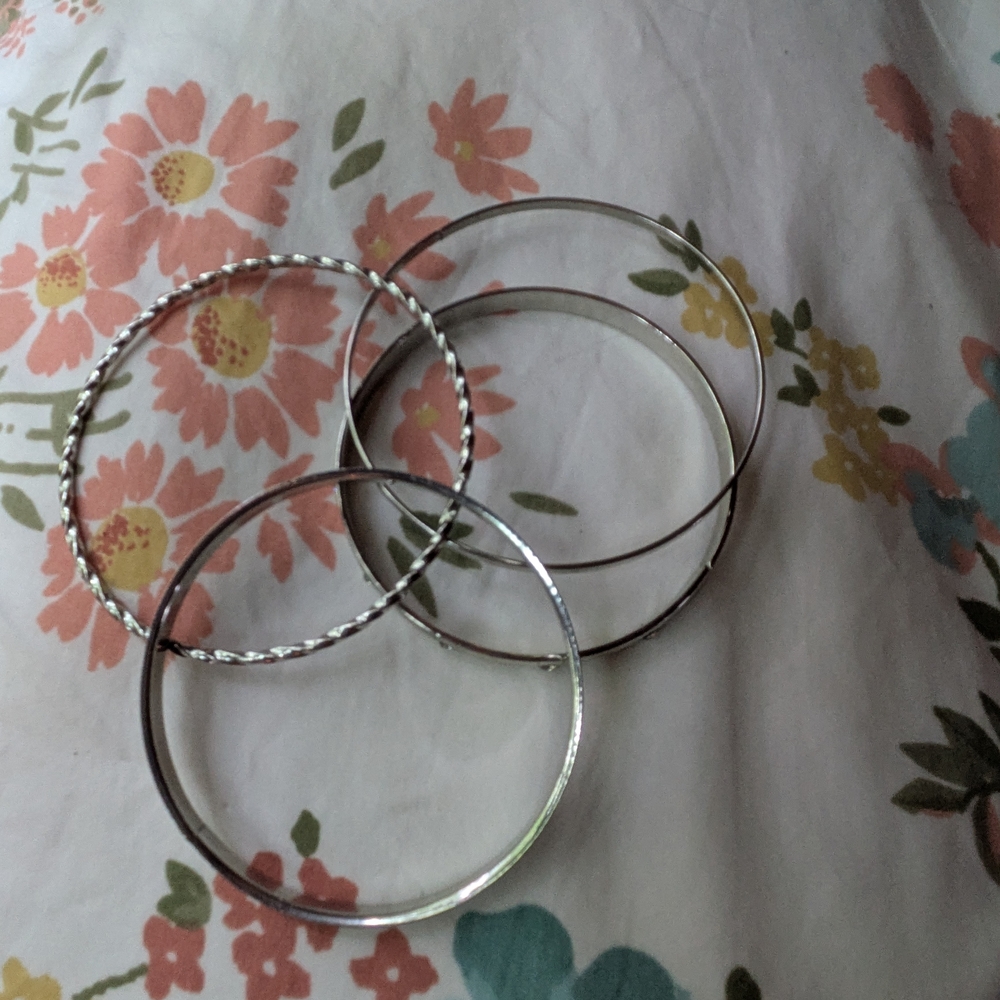 Elegant Silver Bangle Bracelet Set